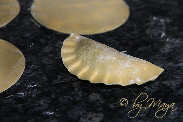 Maultaschen_in_Tomatensoe_7