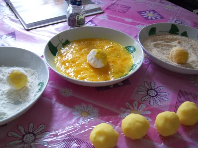 Bilute_de_cartofi_cu_inima_de_mozzarella_9
